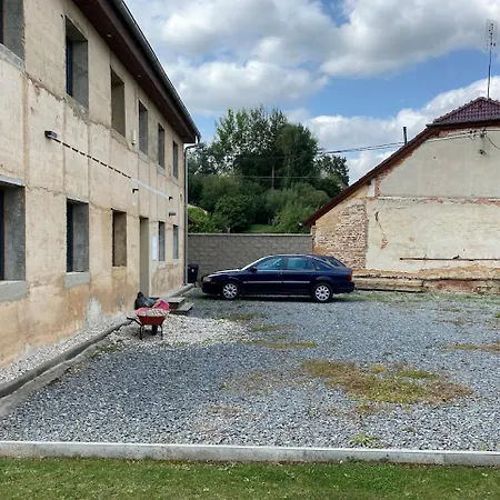 Willa Homeland - Family Friendly House Ledce (Plzen)