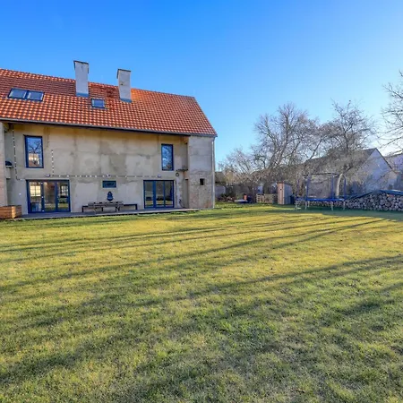 Homeland - Family Friendly House Ledce (Plzen)