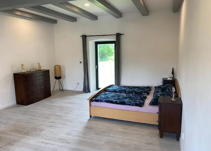Homeland - Family Friendly House Villa Ledce (Plzen)