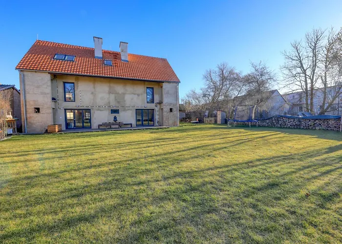 Homeland - Family Friendly House Ledce (Plzen)